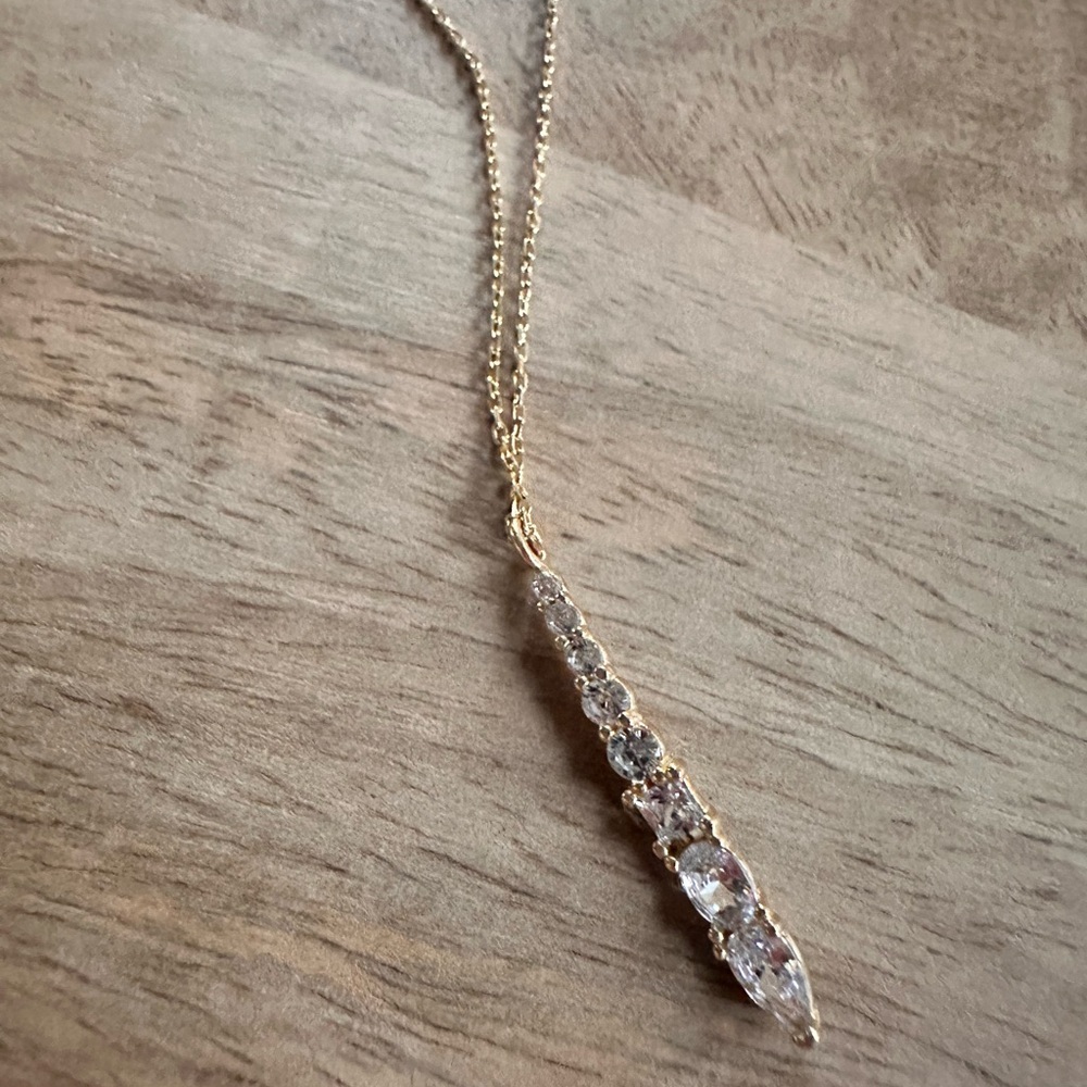 ANTHROPOLOGIE Elegant Gold and  Pendant Necklace Gold Plated